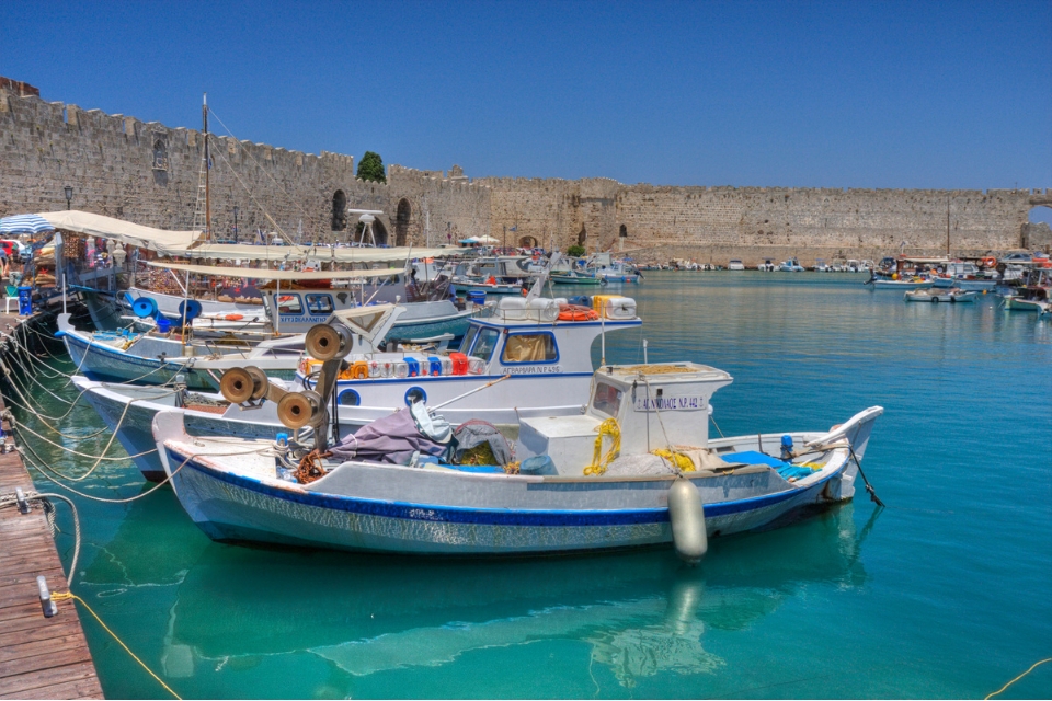 התיירות היוונית מזנקת לרמות שיא בתחילת 2024
