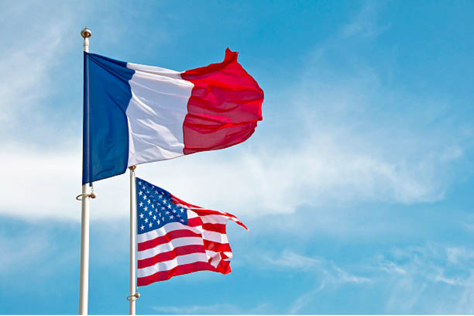 צרפת וארה"ב מכריזות על עסקת ויזה חדשה כדי למשוך משקיעים