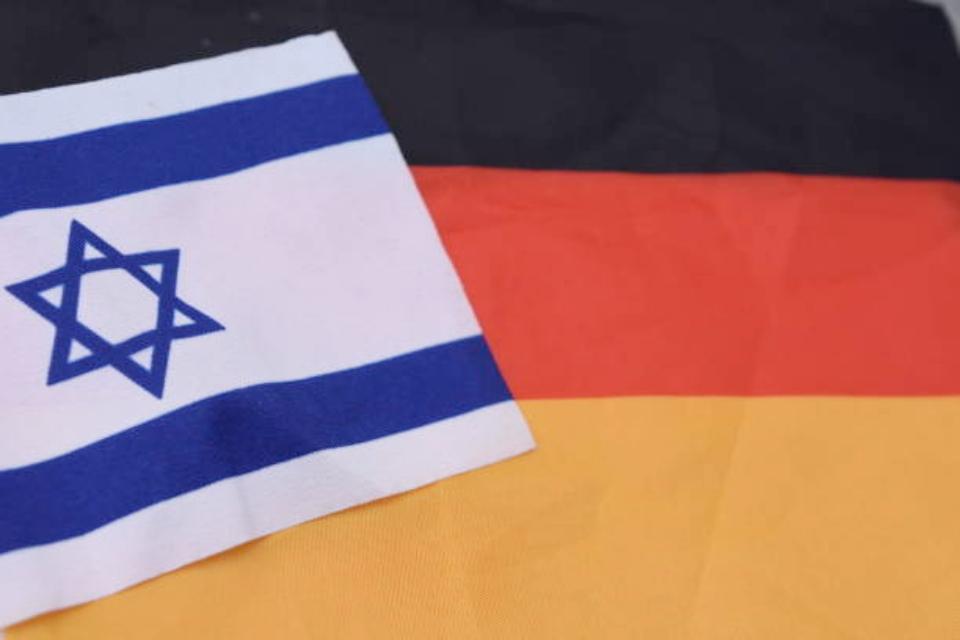 מדינת גרמניה דורשת מישראל תמיכה באזרחות