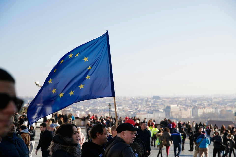 האיחוד האירופי חושף תוכנית בת 10 נקודות לחוקי הגירה ומקלט חדשים