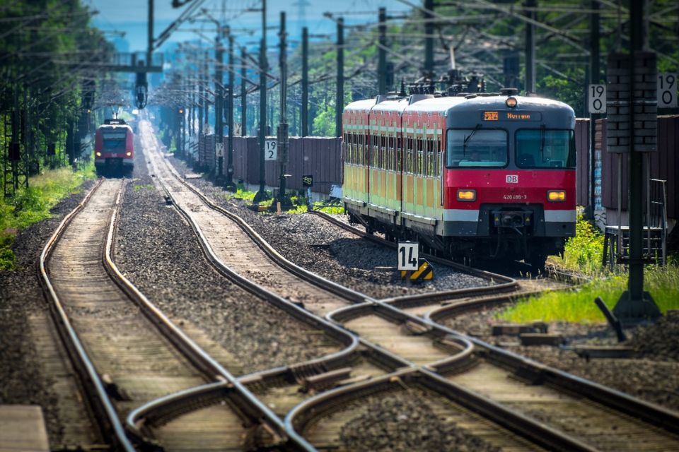 לטביה שוקלת להאריך את מסלול רכבת הנוסעים כדי לחבר בין טרטו וריגה