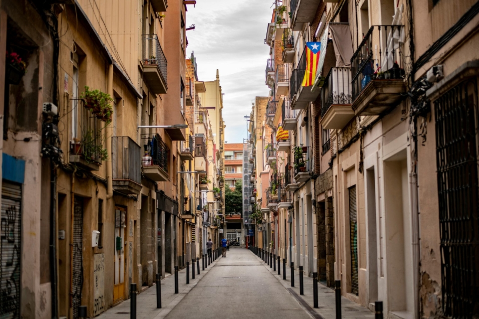 ברצלונה תאסור על דירות תיירים כדי להתמודד עם משבר הדיור