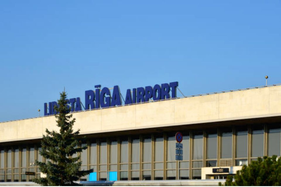 הרשויות בלטביה מדווחות על זינוק בניסיונות יציאה בלתי חוקיים מנמל התעופה ריגה